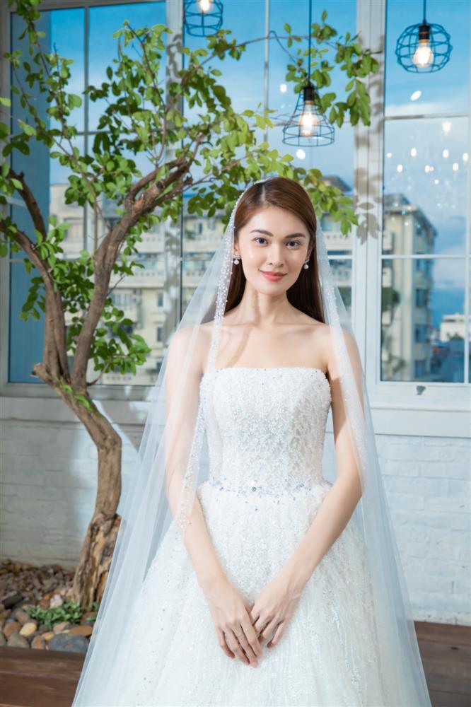 Á hậu Thùy Dung hé lộ váy cưới, không yêu cầu dress code trong tiệc-5