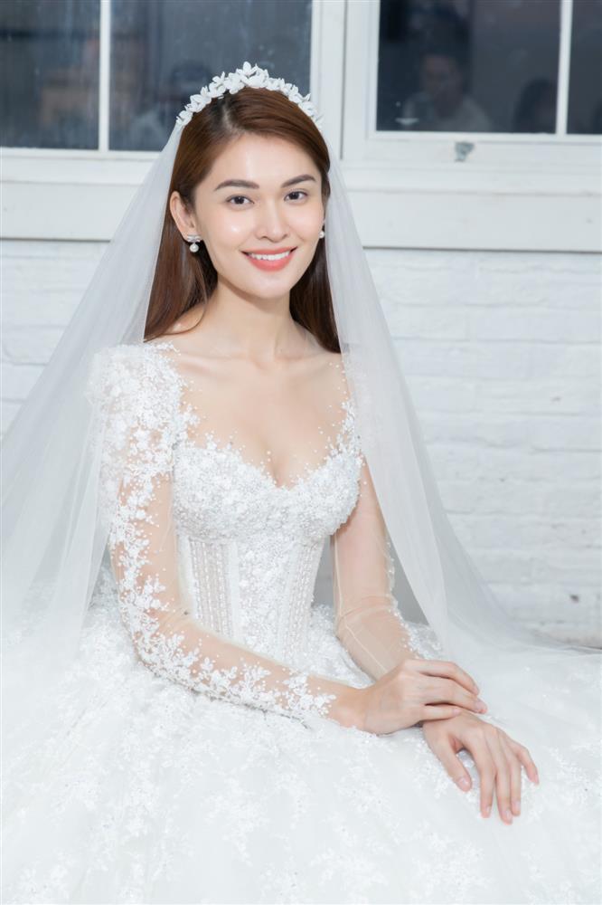 Á hậu Thùy Dung hé lộ váy cưới, không yêu cầu dress code trong tiệc-3