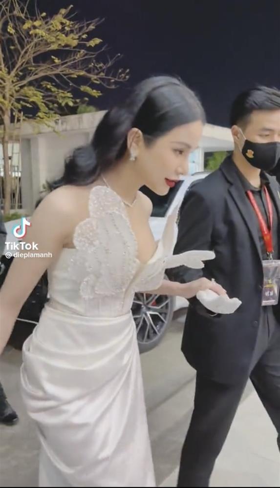 Diệp Lâm Anh cam thường trắng phát sáng, đẹp không thua Hoa hậu-1