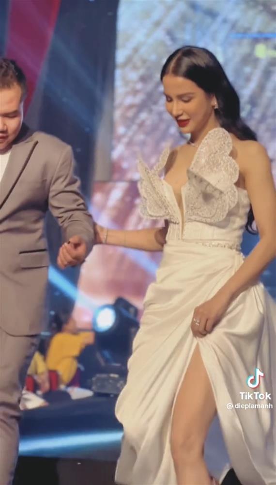 Diệp Lâm Anh cam thường trắng phát sáng, đẹp không thua Hoa hậu-5