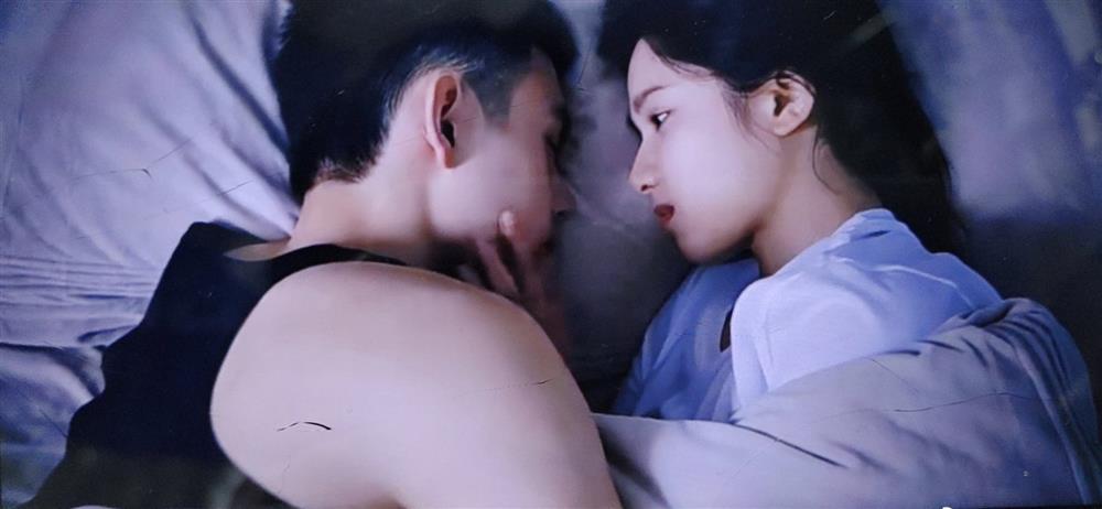 Chiếu Sáng Anh, Sưởi Ấm Em thực sự hot hay chiêu trò quá đà?-2