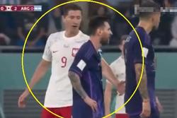 Khoảnh khắc Messi làm ngơ Lewandowski