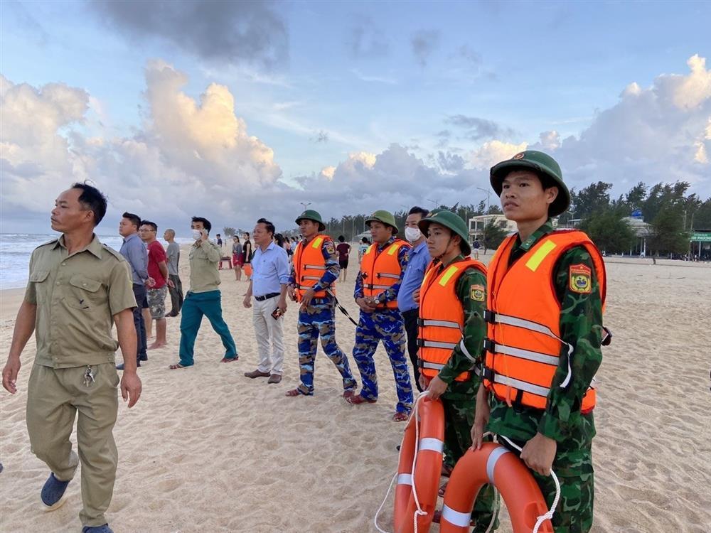 Nam sinh Học viện Báo chí đi thực tế bị sóng cuốn mất tích-2