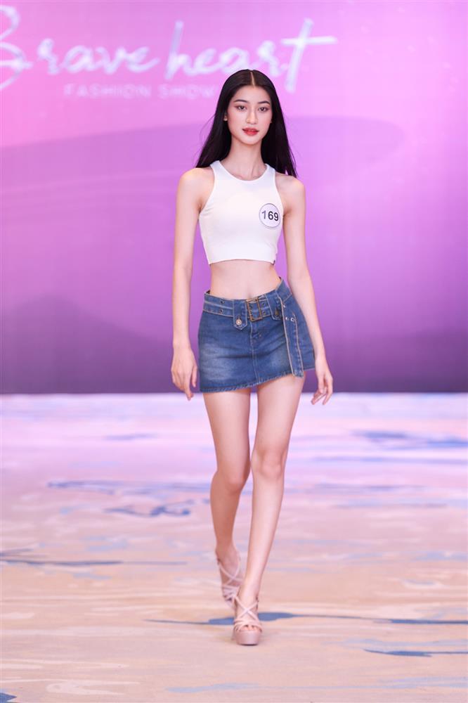 Hoa hậu Khánh Vân: Quyết tâm làm Fashion Show dù áp lực-14