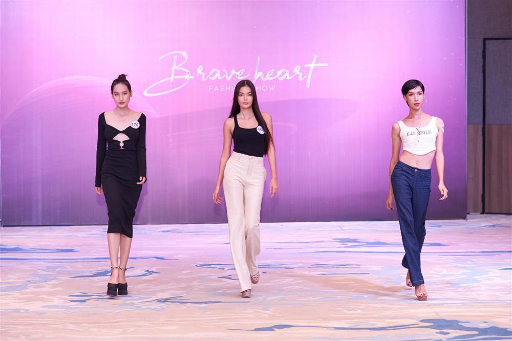 Hoa hậu Khánh Vân: Quyết tâm làm Fashion Show dù áp lực-12
