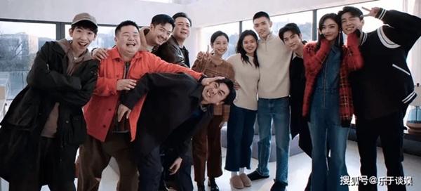 Hé lộ cảnh cầu hôn bị cắt của Trần Phi Vũ và Trương Tịnh Nghi-1