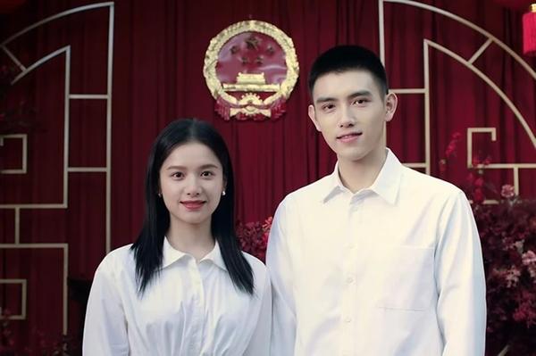 Hé lộ cảnh cầu hôn bị cắt của Trần Phi Vũ và Trương Tịnh Nghi