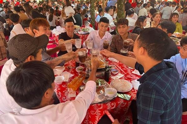 Phát hiện đám cưới trùng giờ với trận chung kết World Cup, cặp đôi có kế hoạch táo bạo-2