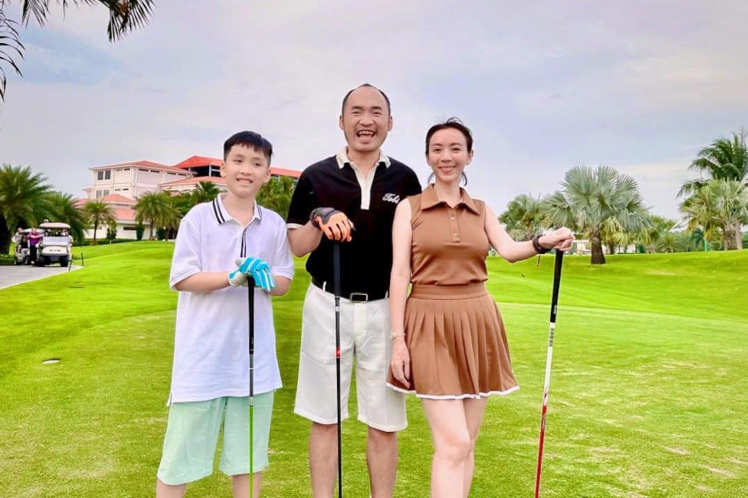 Vợ chồng Thu Trang - Tiến Luật chụp ảnh cưới cùng quý tử điển trai-9