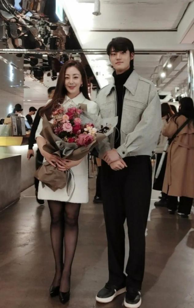 Diễn viên nhí Sky Castle lột xác sau 4 năm-1