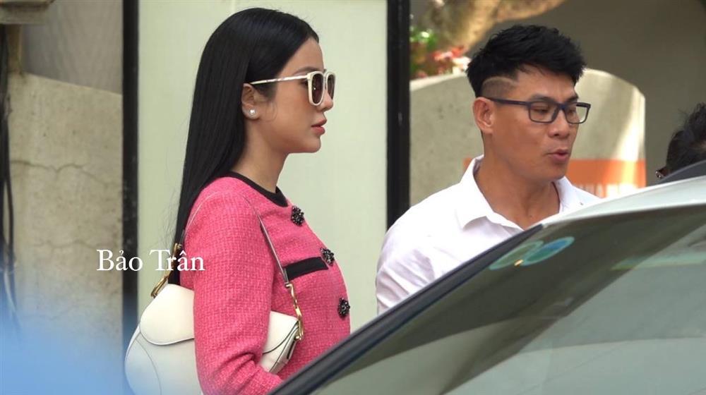 Vợ chồng Diệp Lâm Anh ra tòa xử ly hôn sau ồn ào chặn xe-2