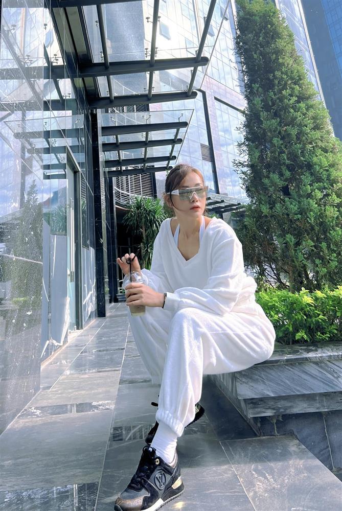 Tin showbiz Việt ngày 2/12: Hari Won công khai chọc quê Trấn Thành-12