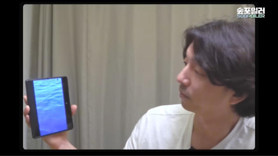 Gong Yoo xuất hiện xuề xòa, khác hẳn 180 độ so lúc đóng phim-5