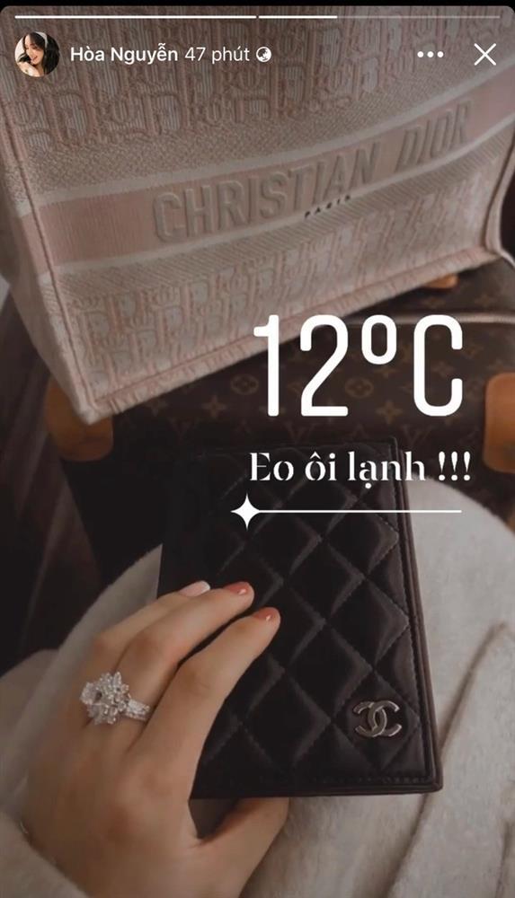 Hòa Minzy đeo vòng, nhẫn kim cương siêu khủng livestream bán hàng-5