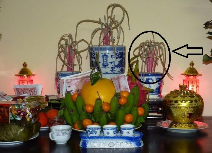 Thấy bàn thờ có điềm gở phải sửa lại ngay, cố tình bơ đi cả nhà dính họa-1