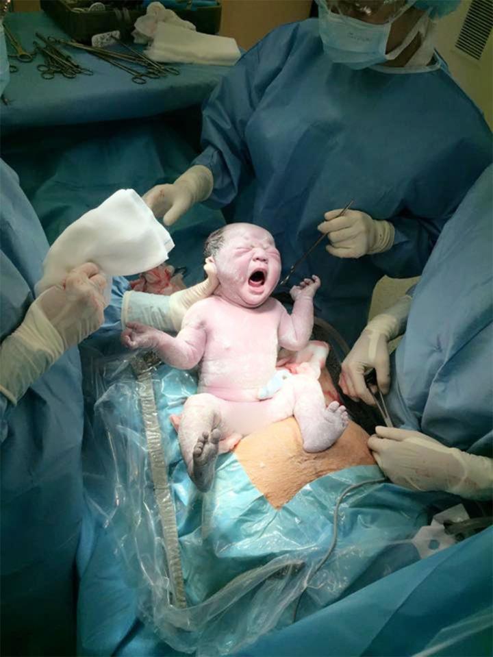 Không cho bác sĩ nam đỡ đẻ, mẹ chồng suýt hại cả con dâu và cháu-1