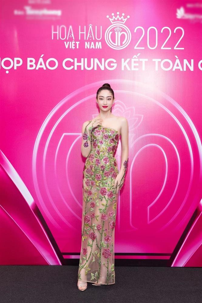 Lương Thùy Linh co ro vì lạnh, lấy váy của Mai Phương làm chăn-3