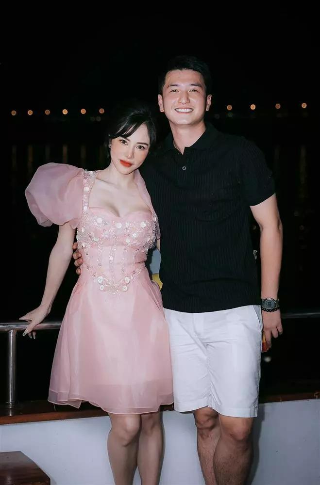 Huỳnh Anh đứng hình khi bị người tình hơn tuổi soi dung mạo-5