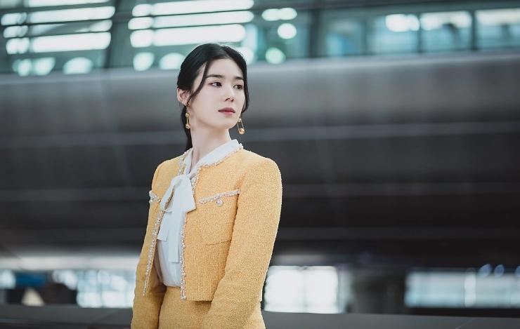 Học sao Hàn cách diện áo khoác vải tweed, đi chơi hay đi làm đều đẹp-8