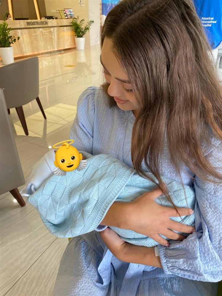 Vợ Tây của Bùi Tiến Dũng xuất viện, bật ngửa ảnh cận mặt mẹ bỉm-3