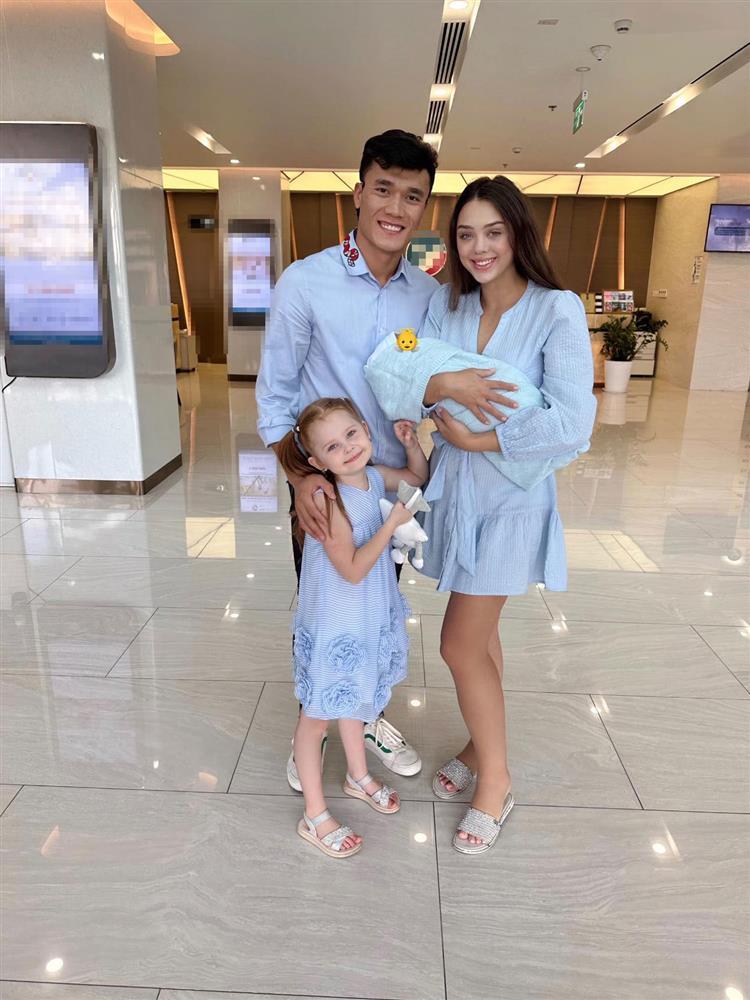 Ảnh ĐỘC về quý tử lai Tây nhà thủ môn Bùi Tiến Dũng-5