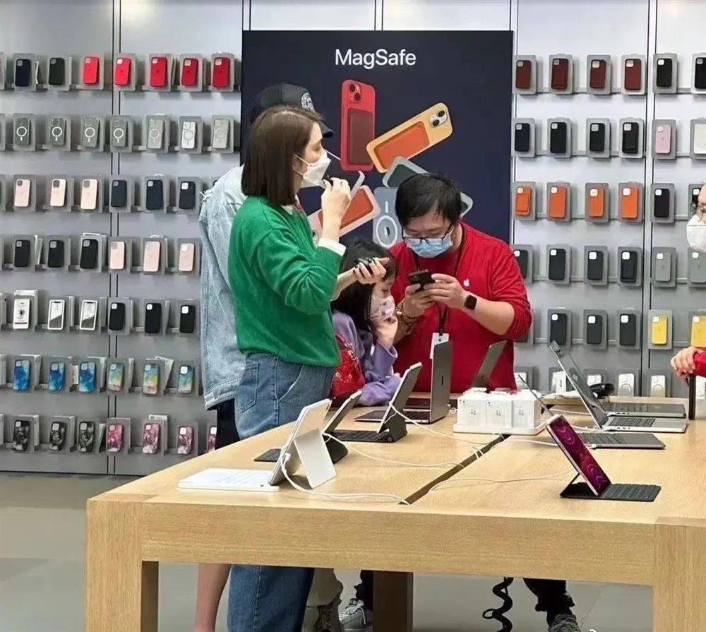 Hồng Hân tha thứ cho chồng kém 10 tuổi-2