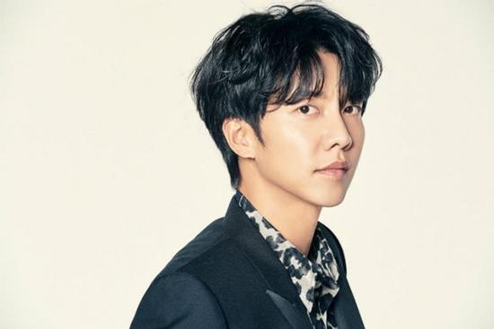 Lee Seung Gi chấm dứt hợp đồng với công ty gắn bó 18 năm