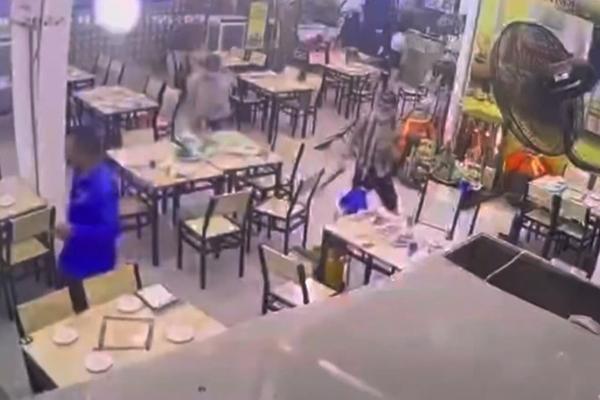 Bắt nhóm côn đồ đập phá quán nhậu ở TP.HCM-1