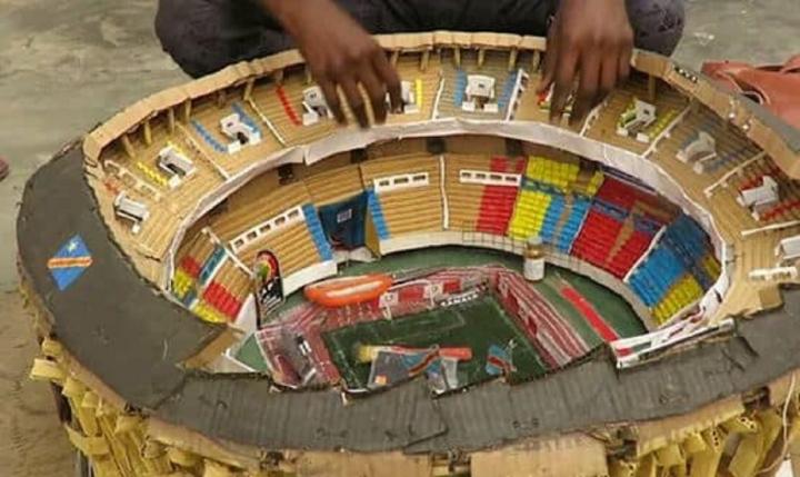 Cậu bé dùng bìa giấy làm ra mô hình sân vận động đẹp như thật-3