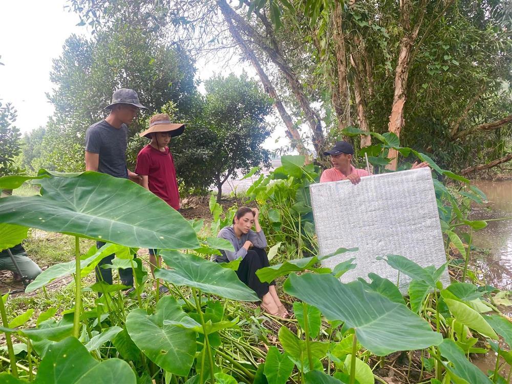 Tin showbiz Việt ngày 3/12: Lý Nhã Kỳ bức xúc lời nhắc nhở lấy chồng-5