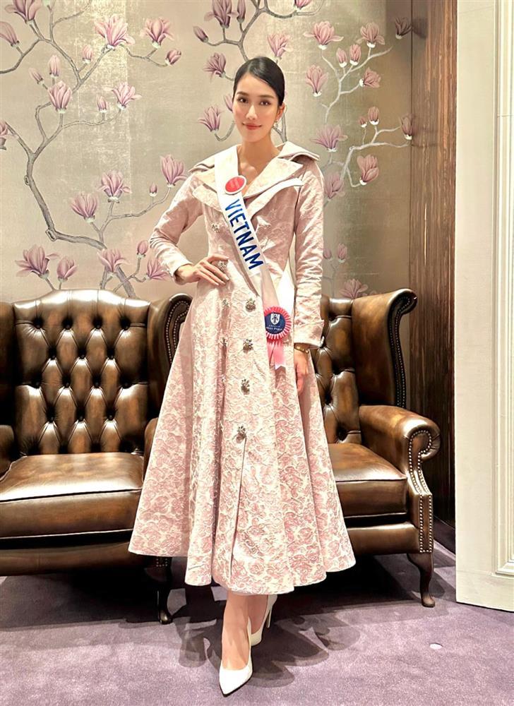 Đến Miss International, Phương Anh có ngay ảnh với 3 nhân vật quyền lực-4