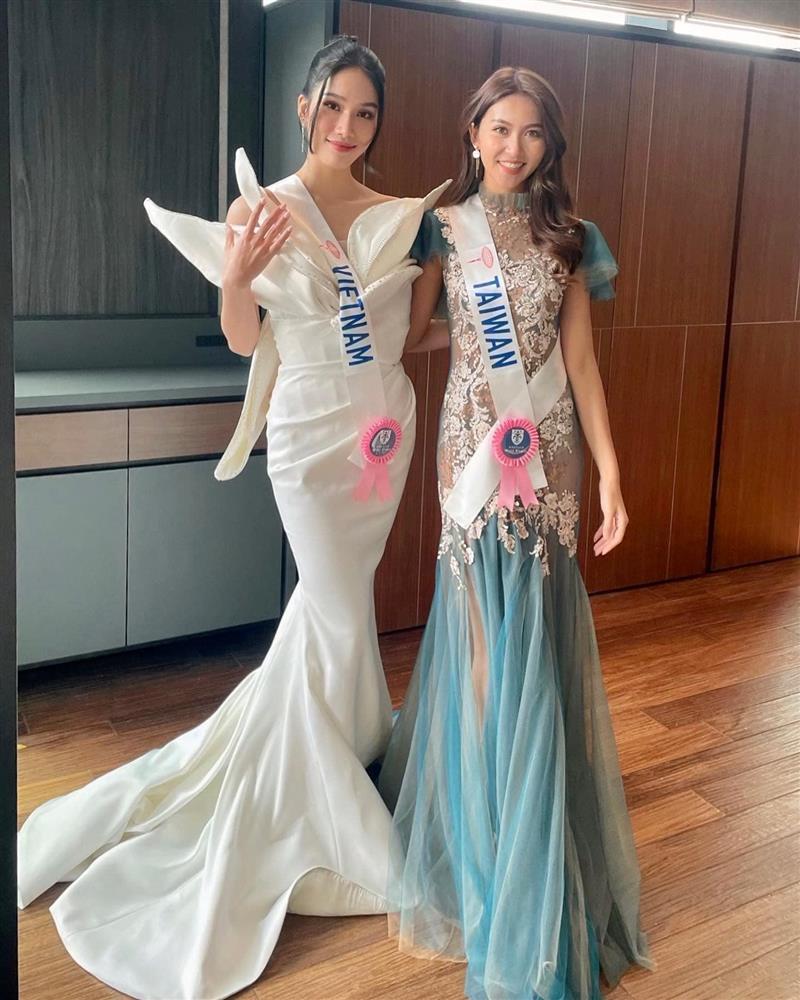 Đến Miss International, Phương Anh có ngay ảnh với 3 nhân vật quyền lực-10