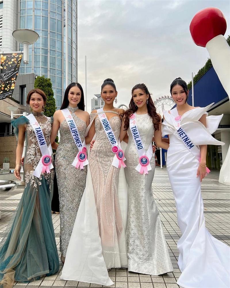 Đến Miss International, Phương Anh có ngay ảnh với 3 nhân vật quyền lực-11