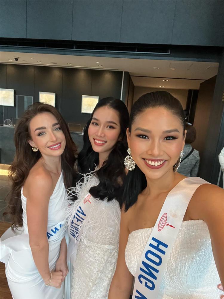 Đến Miss International, Phương Anh có ngay ảnh với 3 nhân vật quyền lực-7