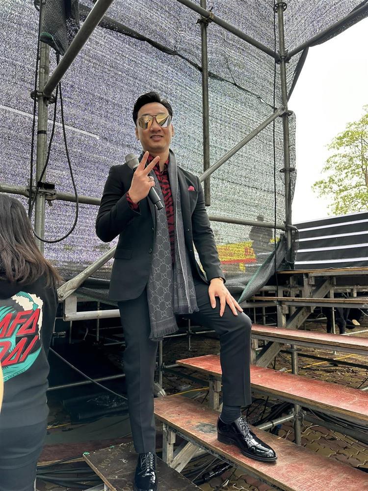 Tin showbiz Việt ngày 3/12: Lý Nhã Kỳ bức xúc lời nhắc nhở lấy chồng-7