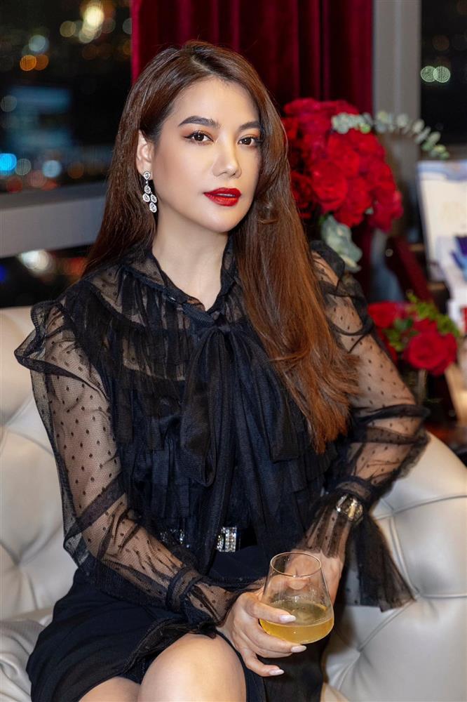 Tin showbiz Việt ngày 3/12: Lý Nhã Kỳ bức xúc lời nhắc nhở lấy chồng-8