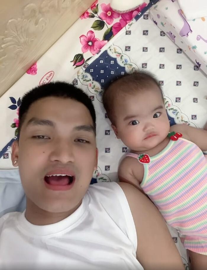 Mạc Văn Khoa bất lực khi con ngày càng đen giống bố-5