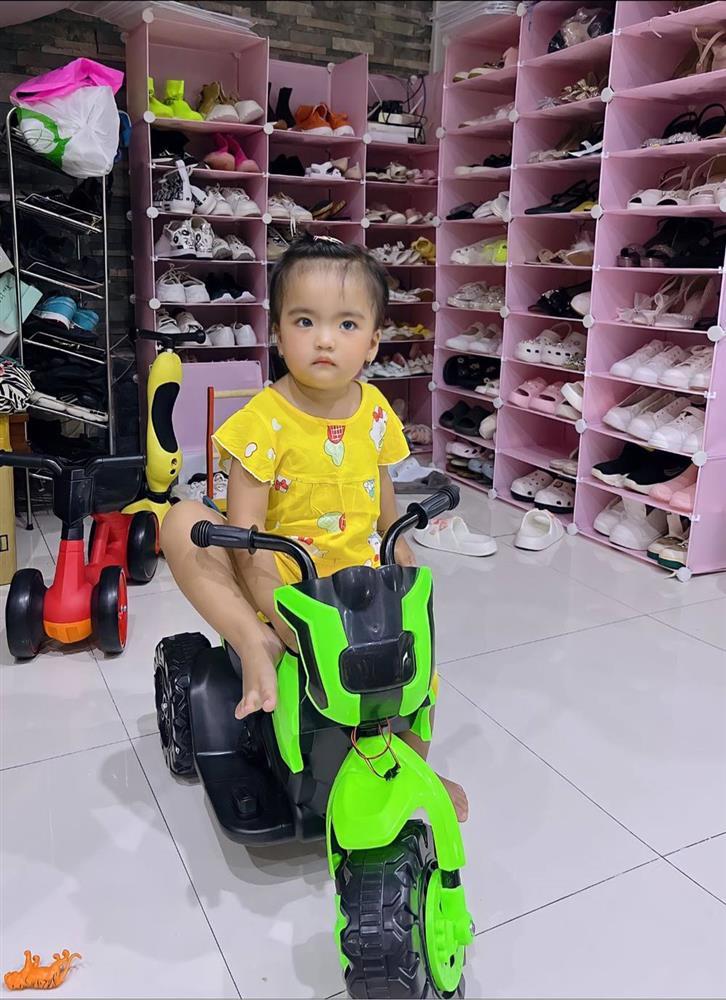 Mạc Văn Khoa bất lực khi con ngày càng đen giống bố-7