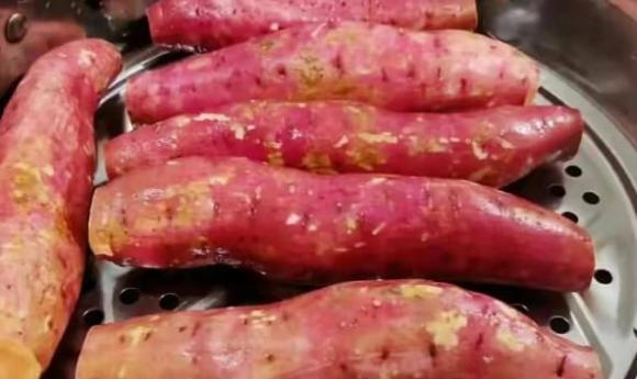 Hấp khoai lang, có khác biệt lớn giữa dùng nước lạnh hay nước sôi-4