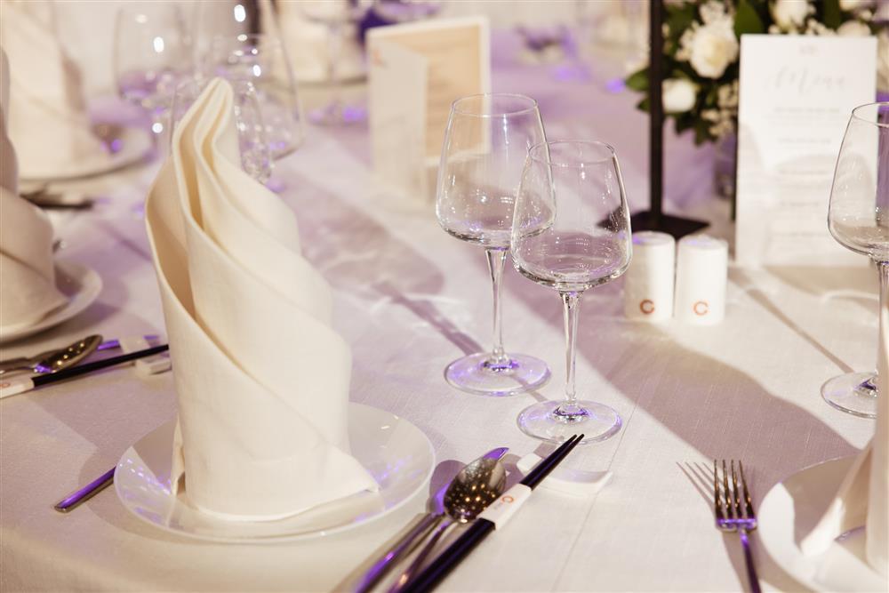 Đám cưới Thùy Dung ngập hoa tươi, đãi khách món gì?-5