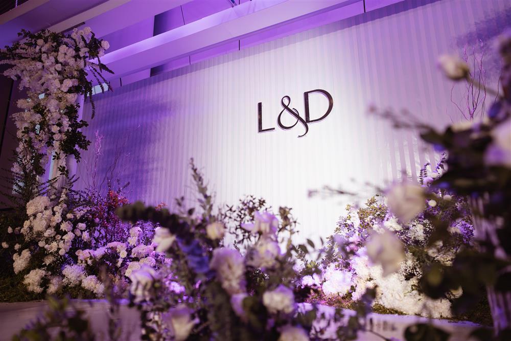 Đám cưới Thùy Dung ngập hoa tươi, đãi khách món gì?-7