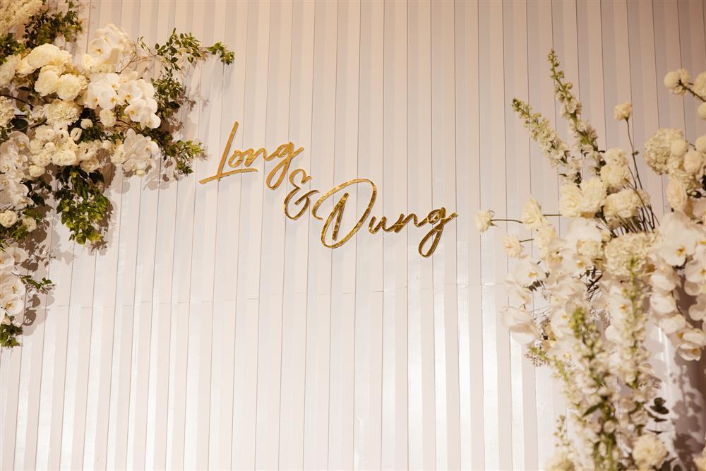 Đám cưới Thùy Dung ngập hoa tươi, đãi khách món gì?-9