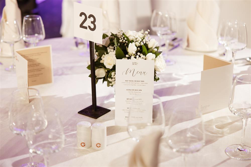 Đám cưới Thùy Dung ngập hoa tươi, đãi khách món gì?-14