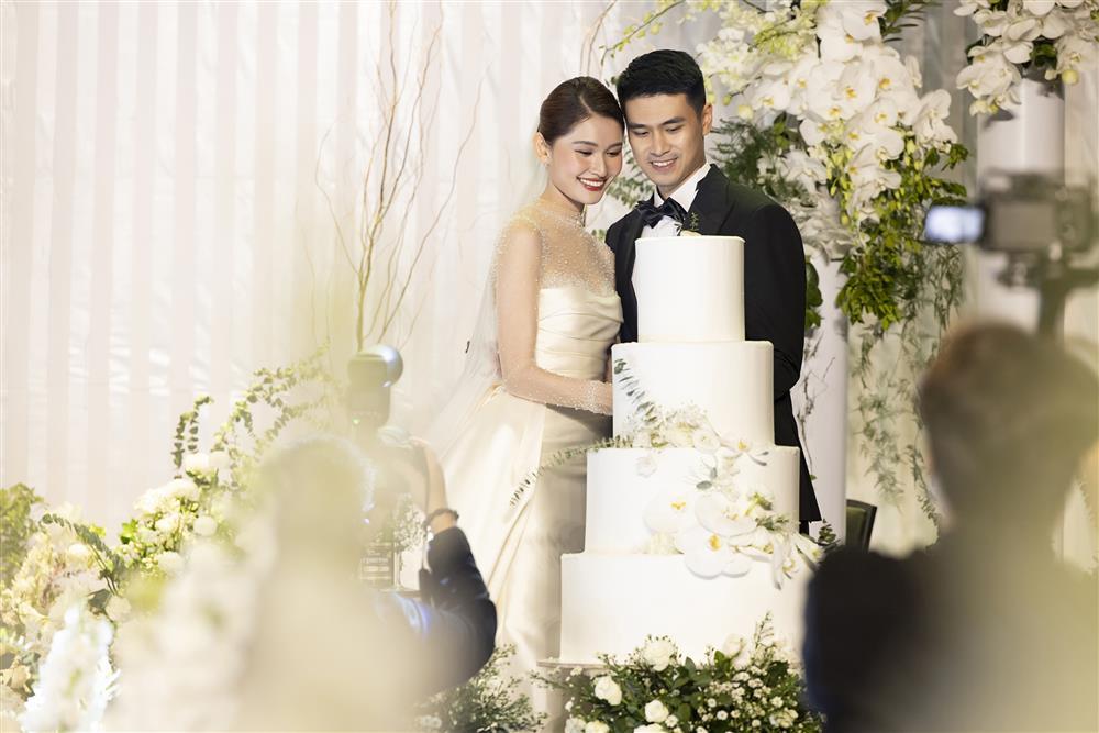 Dàn bông hậu Vbiz tưng bừng ăn cưới Thùy Dung-4