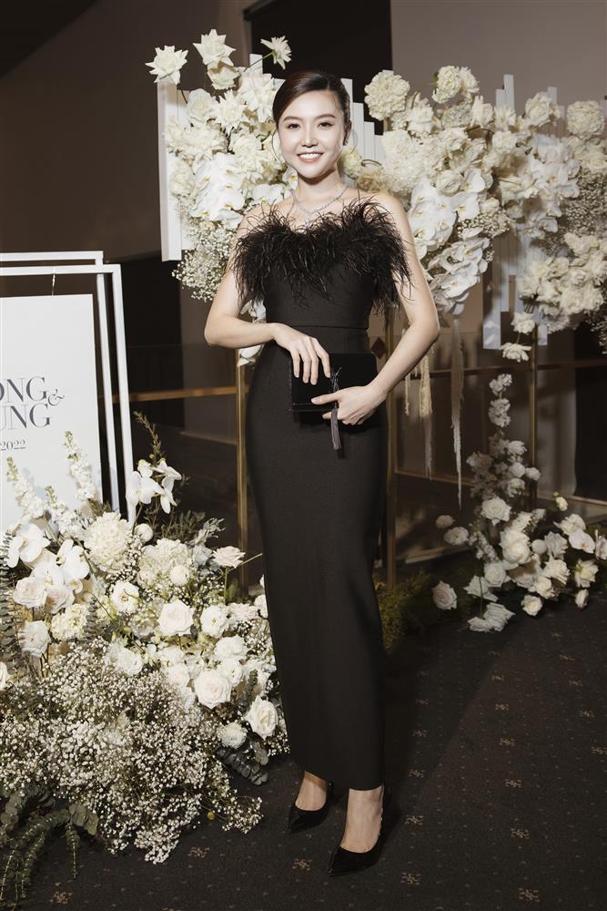 Dàn bông hậu Vbiz tưng bừng ăn cưới Thùy Dung-9