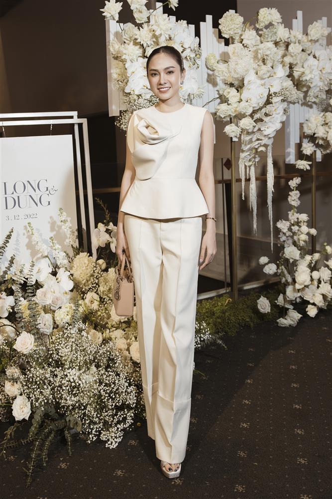 Dàn bông hậu Vbiz tưng bừng ăn cưới Thùy Dung-13