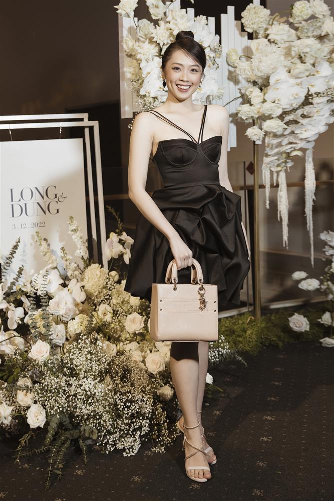 Dàn bông hậu Vbiz tưng bừng ăn cưới Thùy Dung-15