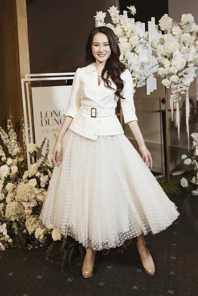 Dàn bông hậu Vbiz tưng bừng ăn cưới Thùy Dung-16