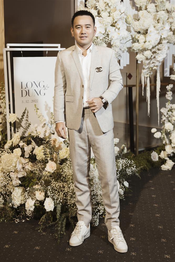 Dàn bông hậu Vbiz tưng bừng ăn cưới Thùy Dung-17