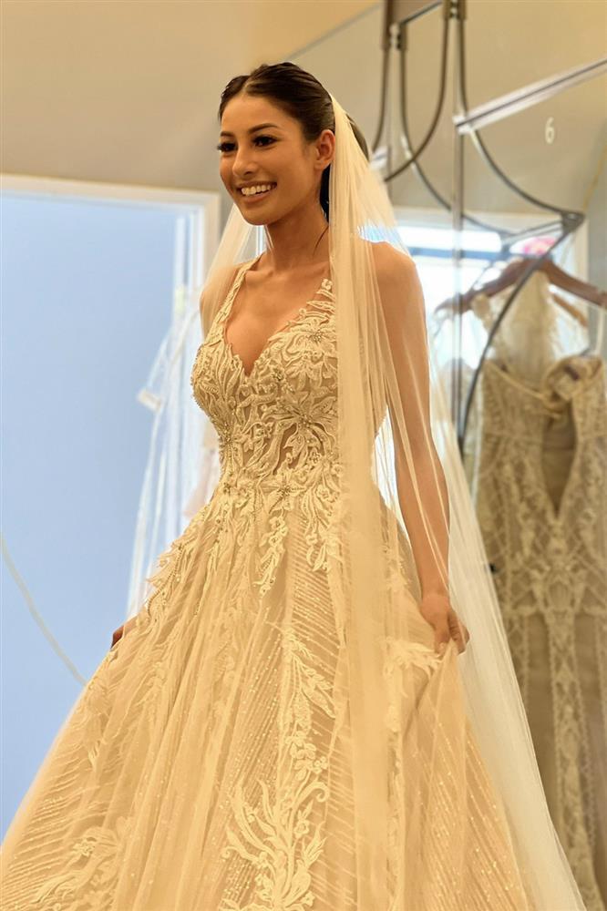 Jennifer Phạm khoe em gái sắp cưới-1